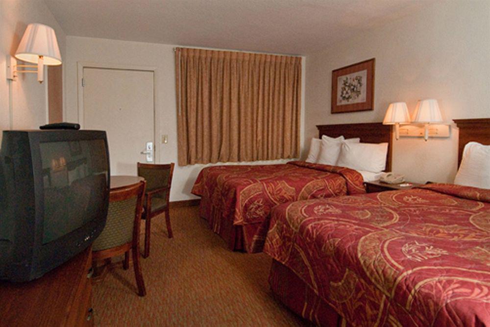 Econo Lodge Cherokee Near River Park Bilik gambar